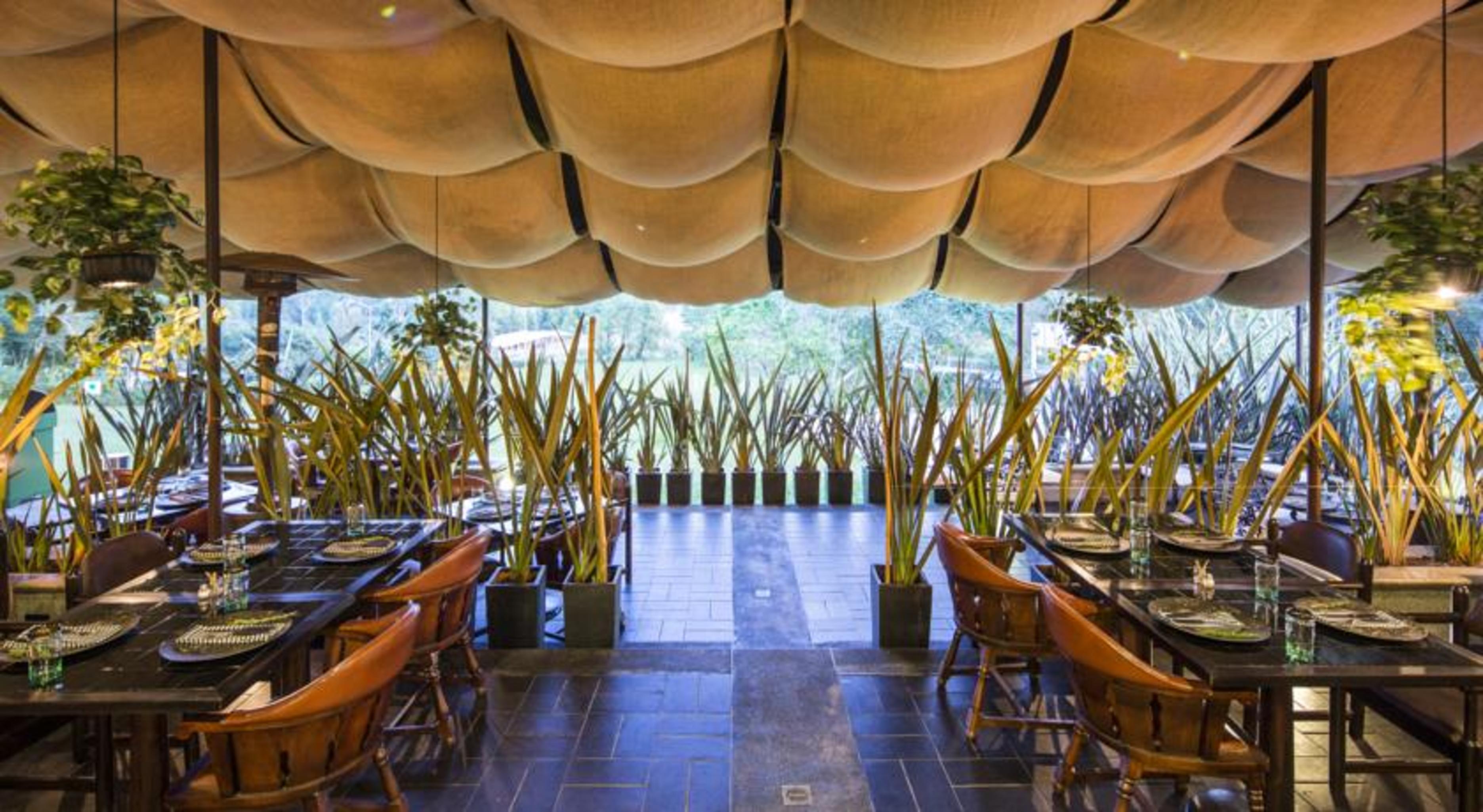 โรงแรมโมวิช ลาส โลมาส ริโอเนโกร ภายนอก รูปภาพ Interior of the restaurant