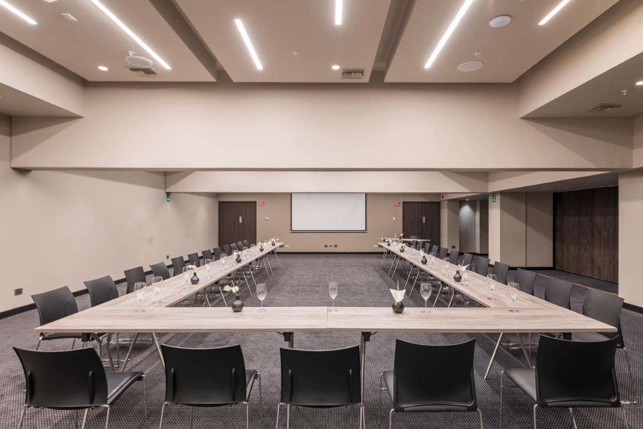 โรงแรมโมวิช ลาส โลมาส ริโอเนโกร ภายนอก รูปภาพ Meeting room