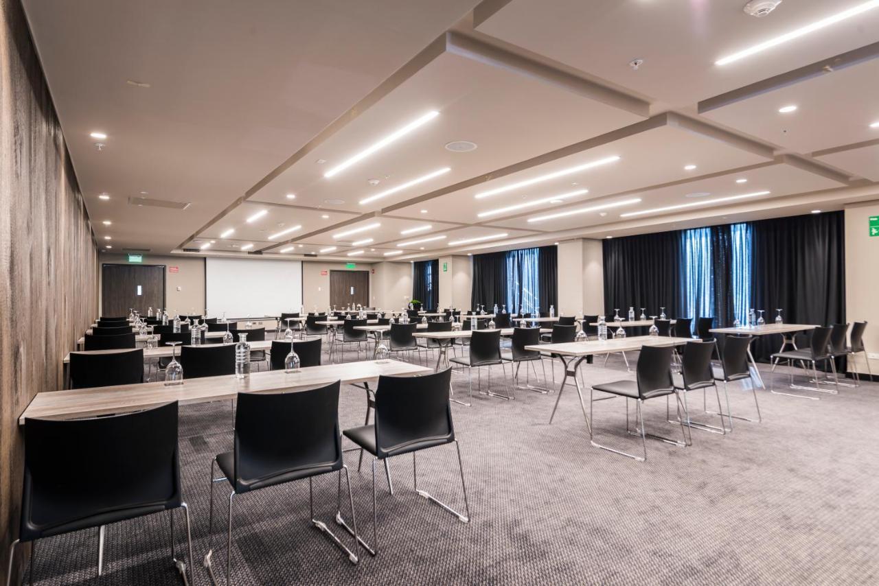 โรงแรมโมวิช ลาส โลมาส ริโอเนโกร ภายนอก รูปภาพ Meeting room