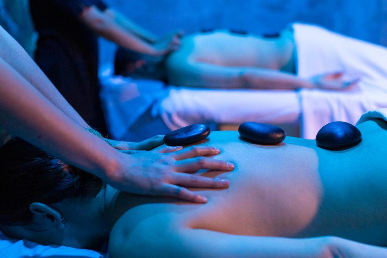 โรงแรมโมวิช ลาส โลมาส ริโอเนโกร ภายนอก รูปภาพ Hot stone massage