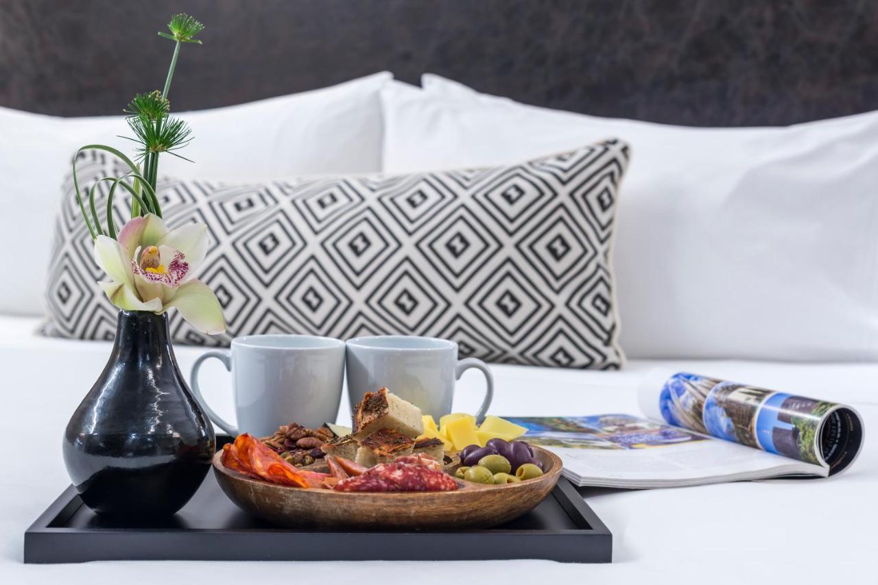 โรงแรมโมวิช ลาส โลมาส ริโอเนโกร ภายนอก รูปภาพ A breakfast tray